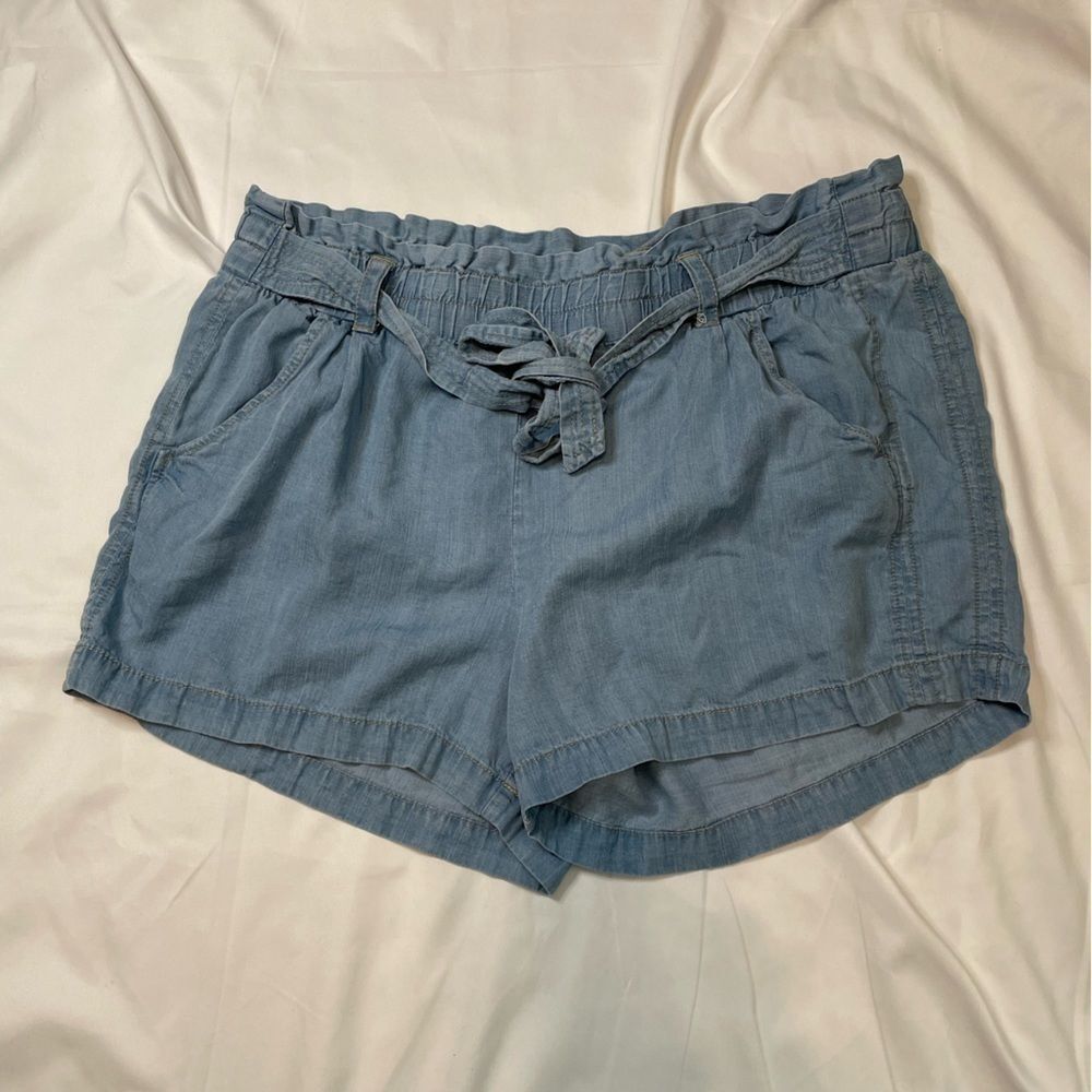 Jolt size large light wash denim paperbag shorts